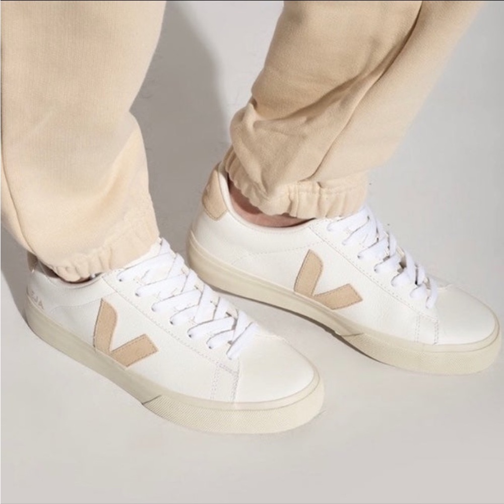 Veja Campo Leather Sneaker in White/Almond sz 41EU/10US New in Box - Picture 2 of 8